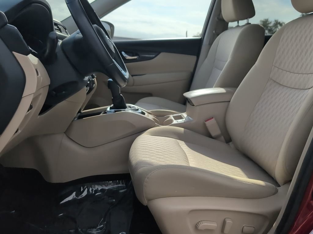 Used 2018 Nissan Rogue SV image 8