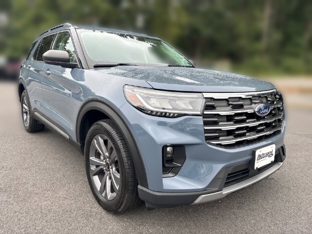 Certified 2025 Ford Explorer Active w/ Active Comfort Package AWD/4WD image 2