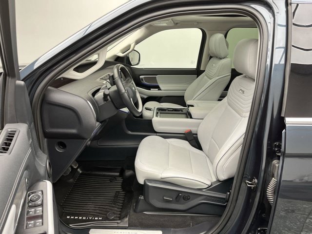 Certified 2025 Ford Expedition Platinum w/ Platinum Ultimate Package AWD/4WD image 3