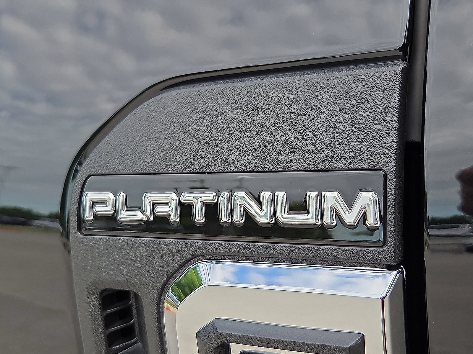 Certified 2023 Ford F250 Platinum AWD/4WD image 9