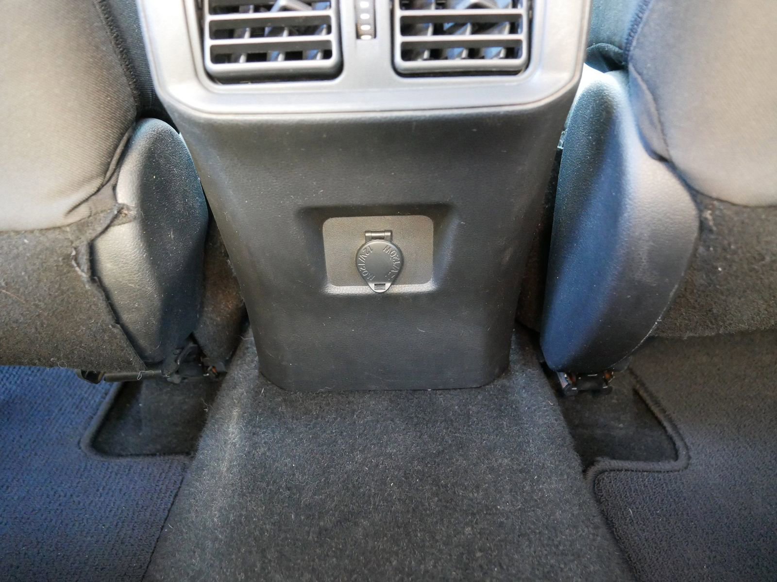 Used 2019 Toyota RAV4 LE w/ Carpet Mat Package AWD/4WD image 21