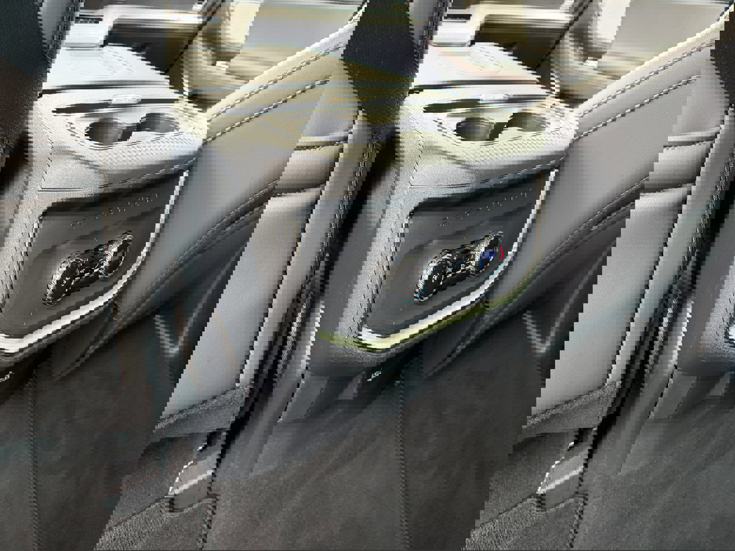 Certified 2025 Ford Expedition Active image 16