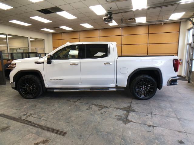 Used 2022 GMC Sierra 1500 SLT w/ SLT Premium Package image 2