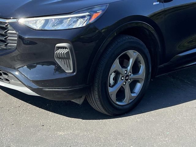 Certified 2023 Ford Escape ST-Line AWD/4WD image 8