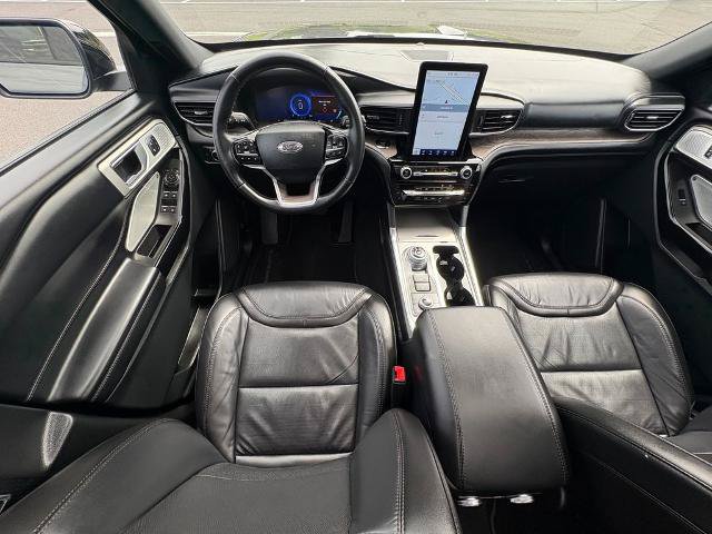 Certified 2023 Ford Explorer Platinum w/ Technology Package AWD/4WD image 23