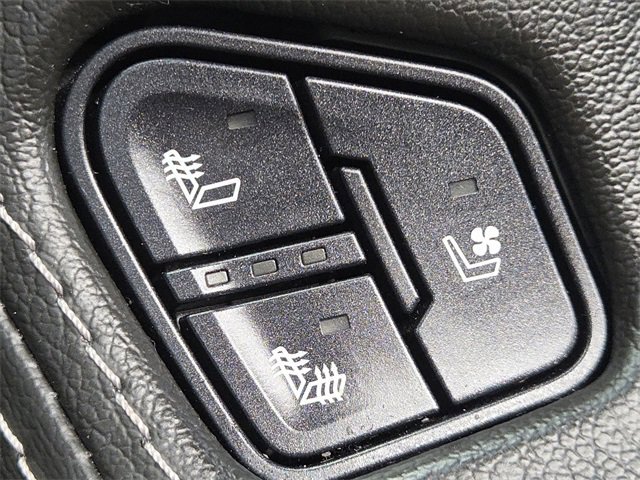 Used 2019 GMC Yukon Denali w/ Denali Ultimate Package image 12