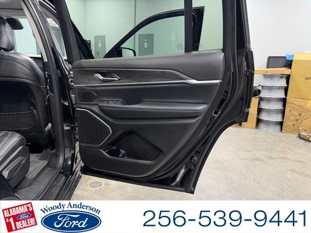 Used 2022 Jeep Grand Cherokee L Limited w/ Trailer Tow Group (B) AWD/4WD image 25