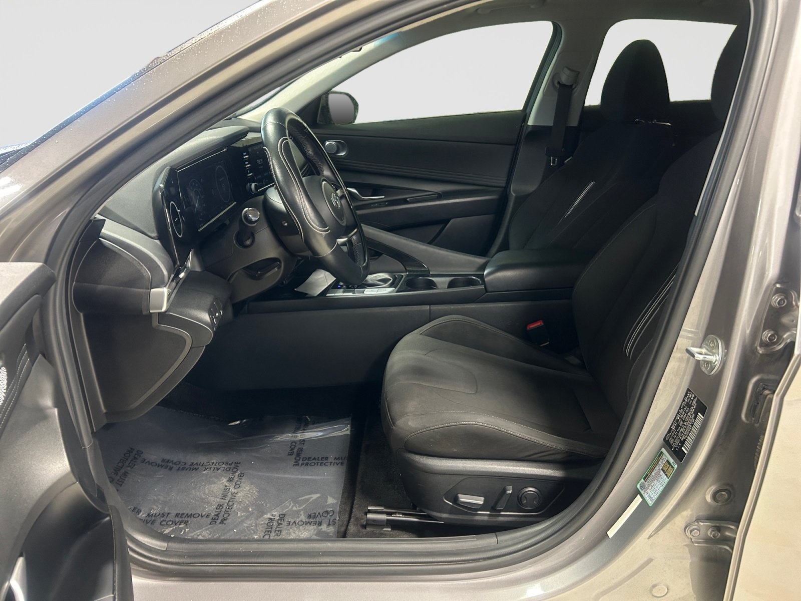 Used 2022 Hyundai Elantra SEL w/ Convenience + Premium Package FWD image 10