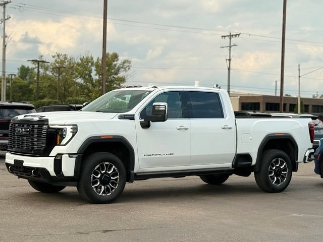 Used 2025 GMC Sierra 3500 Denali Ultimate w/ LPO, GMC Protection Package AWD/4WD image 41