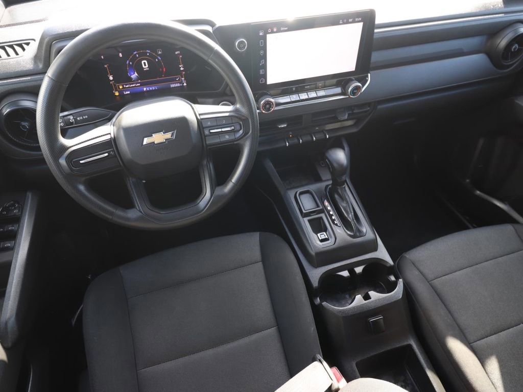Used 2023 Chevrolet Colorado W/T image 10