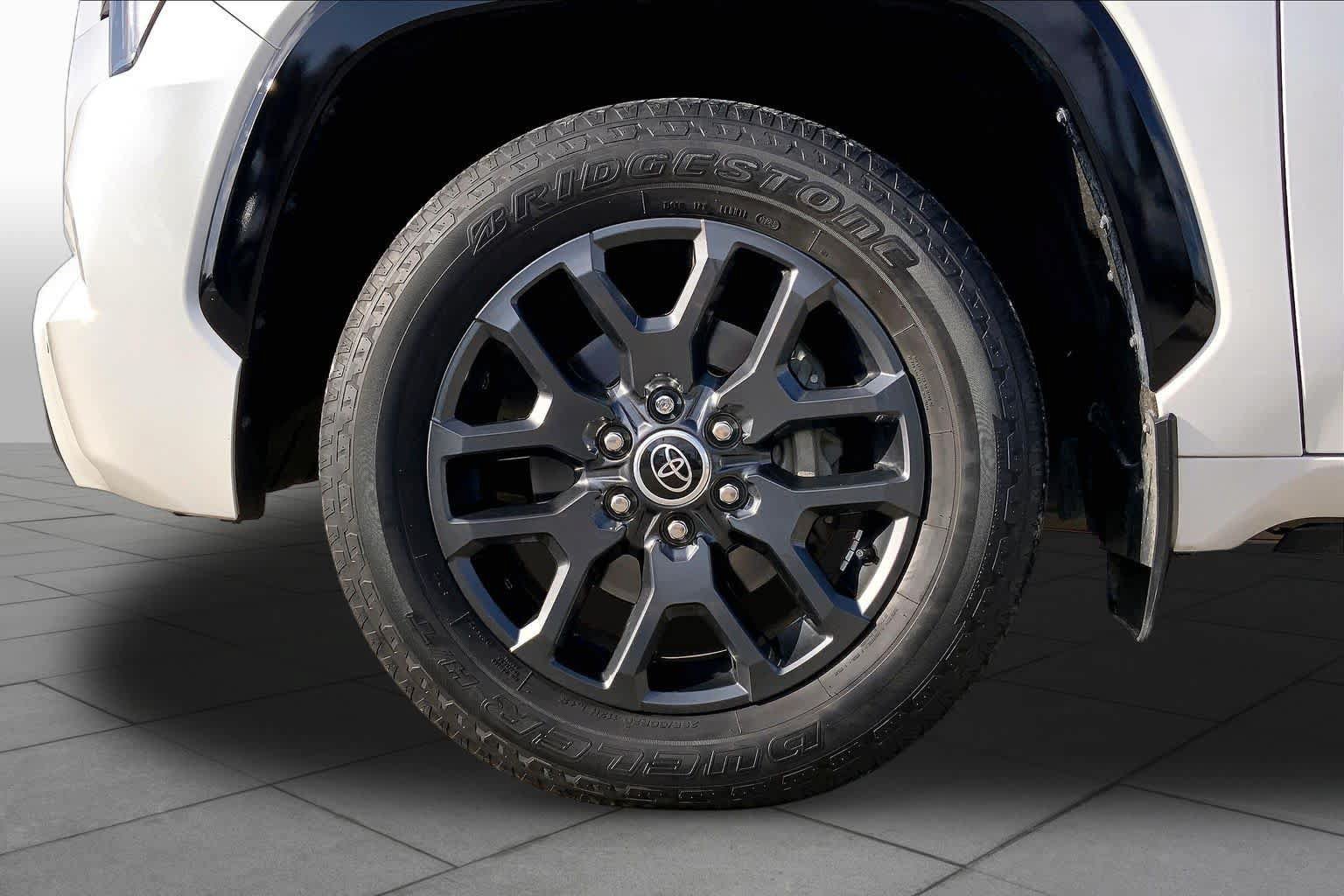 Used 2023 Toyota Sequoia Platinum AWD/4WD image 11