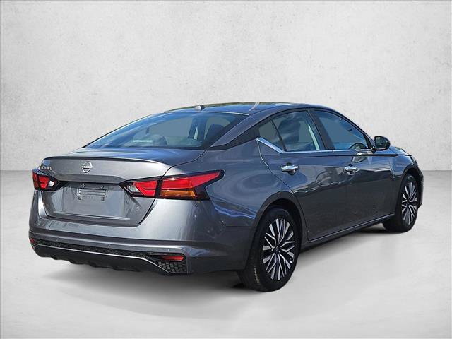 Used 2025 Nissan Altima 2.5 SV FWD image 7