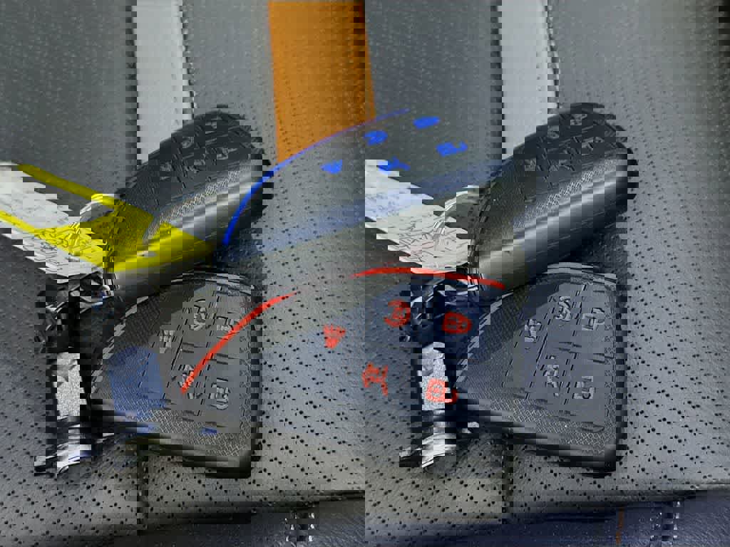 Used 2025 GMC Sierra 1500 AT4 w/ Technology Package image 25