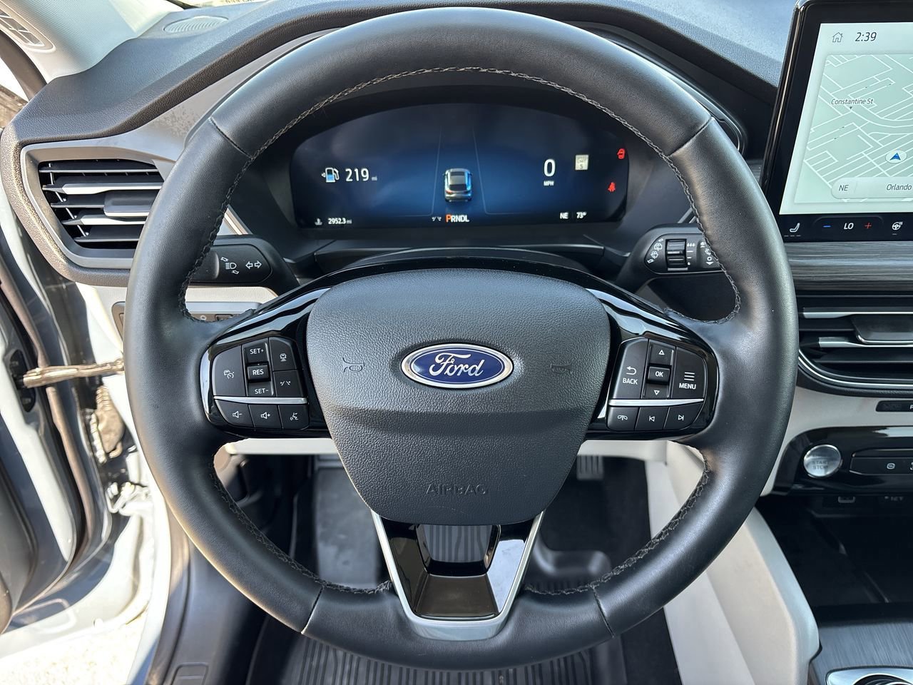 Certified 2025 Ford Escape Platinum image 36