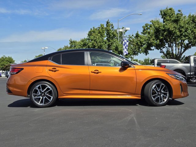 Used 2024 Nissan Sentra SR FWD image 3