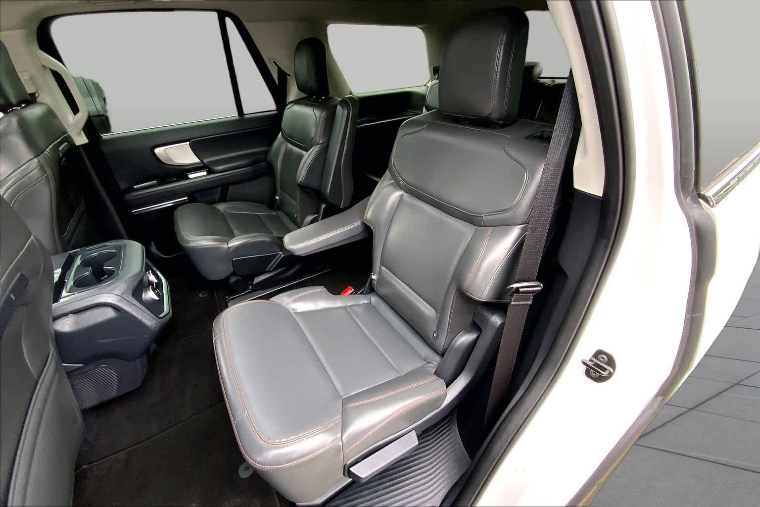 Certified 2025 Ford Expedition Active AWD/4WD image 19