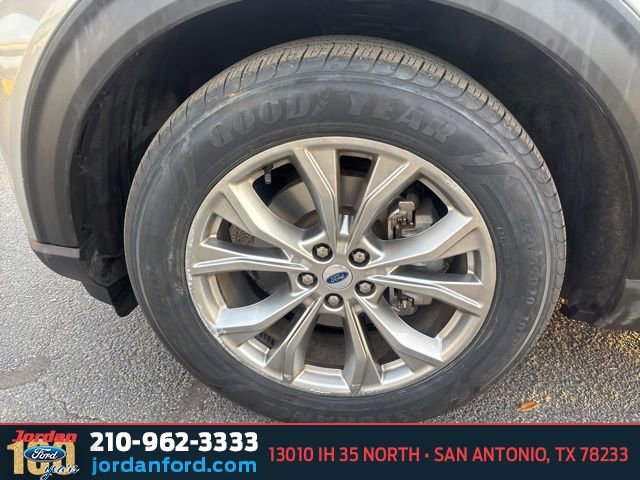 Certified 2023 Ford Explorer XLT w/ Equipment Group 202A image 7