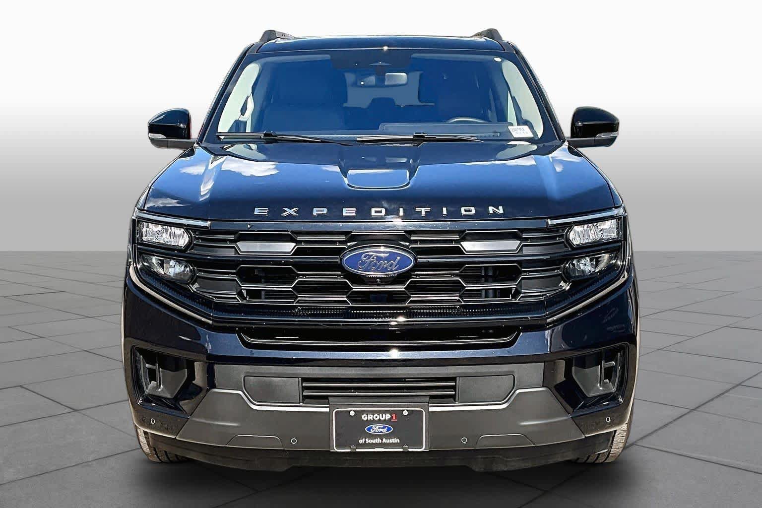 Certified 2025 Ford Expedition Active RWD image 4