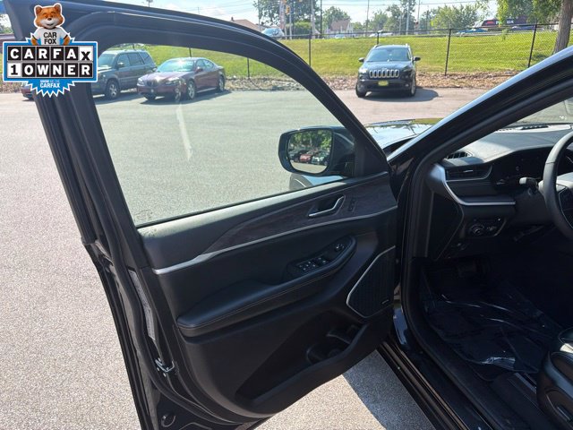 Used 2024 Jeep Grand Cherokee Limited 4xe AWD/4WD image 12