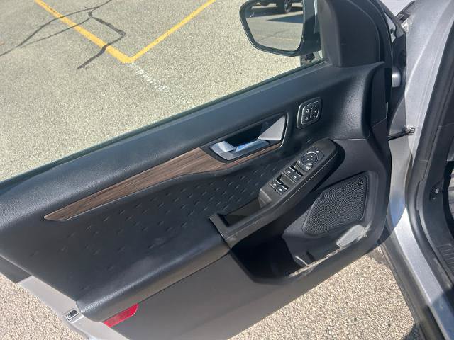 Certified 2020 Ford Escape Titanium FWD image 9
