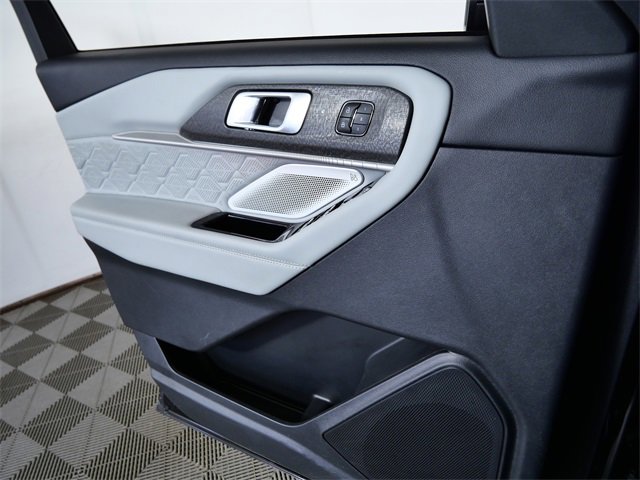 Certified 2025 Ford Explorer Platinum w/ Ultimate Package image 26