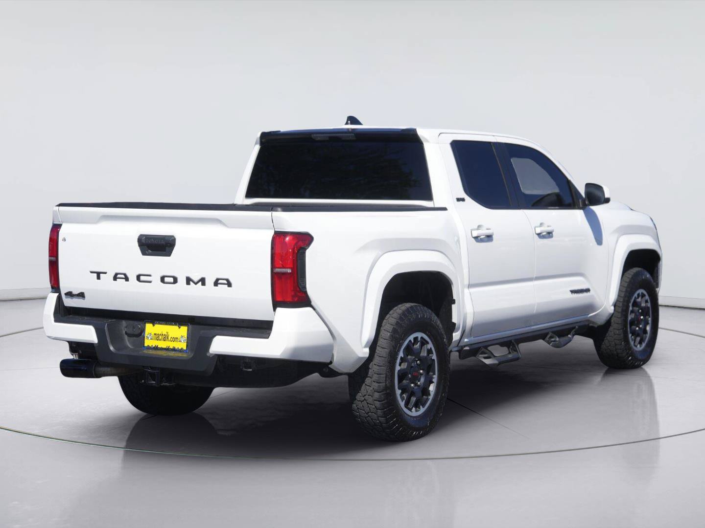 Used 2025 Toyota Tacoma SR5 AWD/4WD image 6