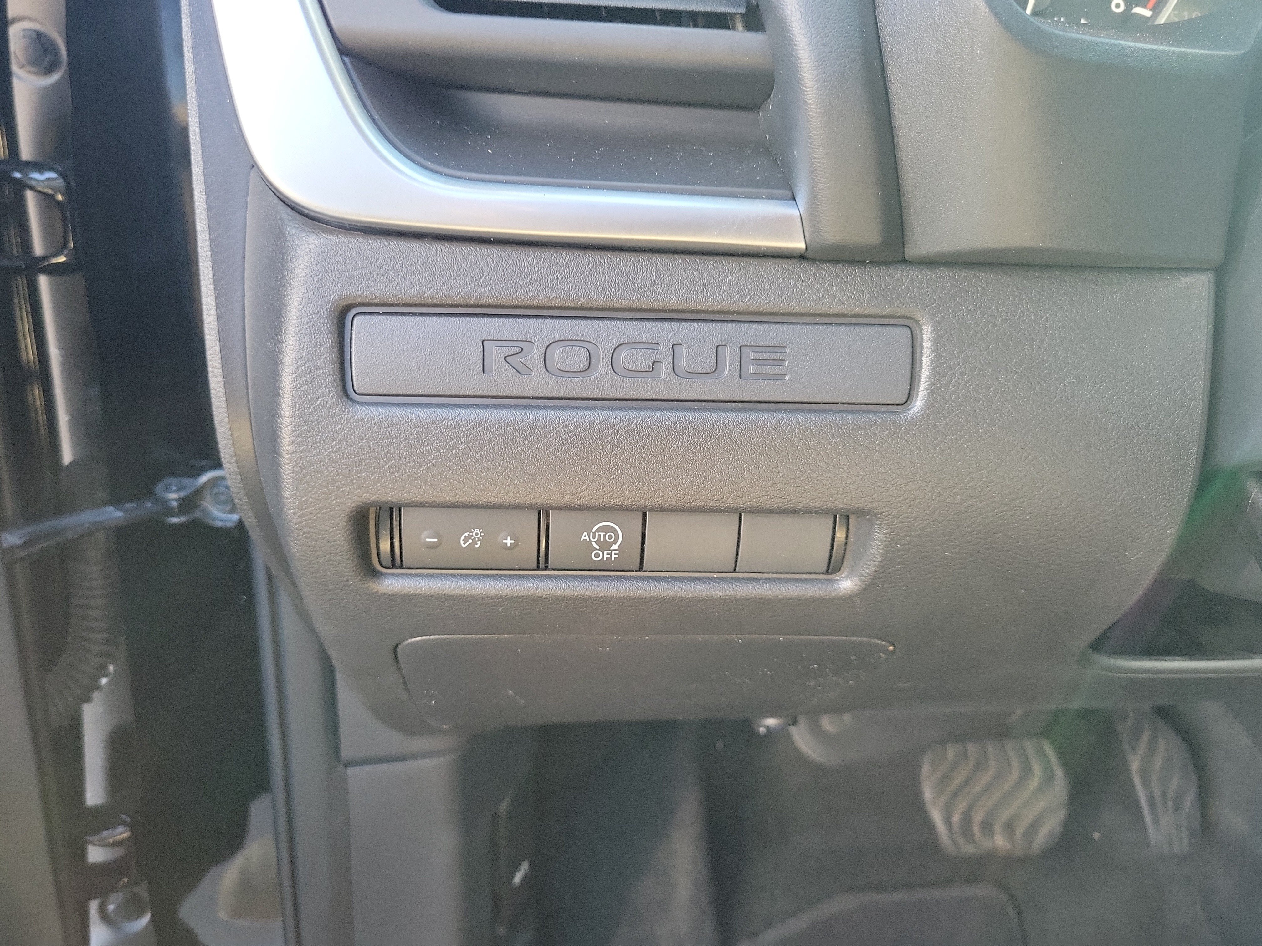 Used 2023 Nissan Rogue S FWD image 10