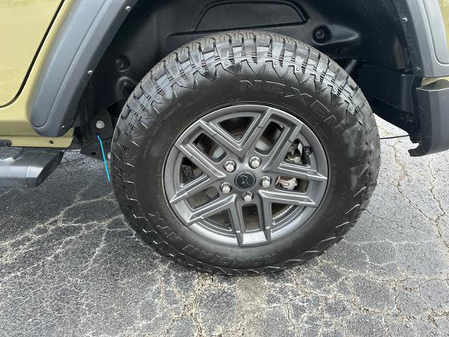 Used 2025 Jeep Wrangler Unlimited Sport AWD/4WD image 14