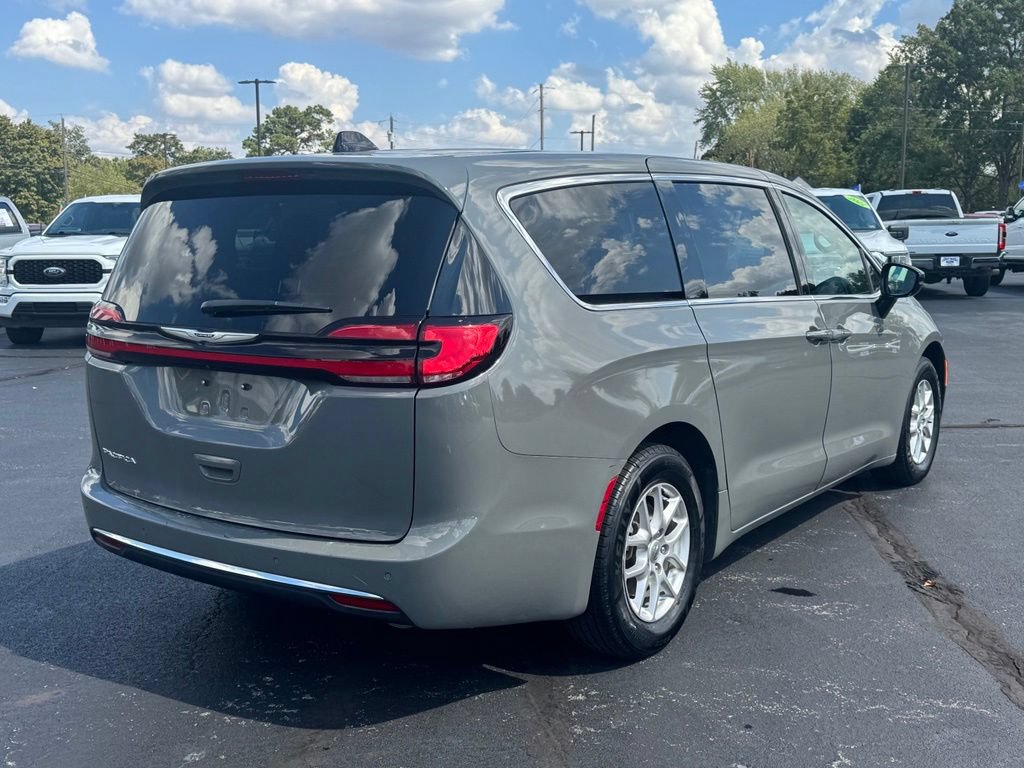 Used 2025 Chrysler Pacifica Select FWD image 22