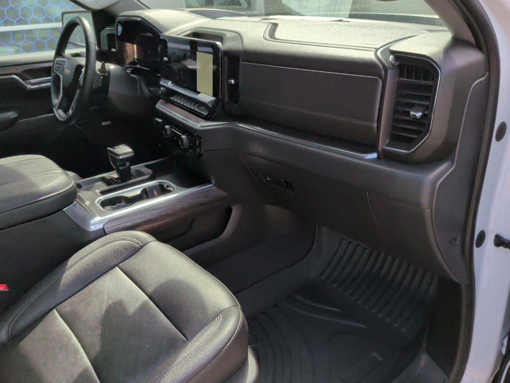 Used 2023 Chevrolet Silverado 1500 LTZ w/ Technology Package AWD/4WD image 17