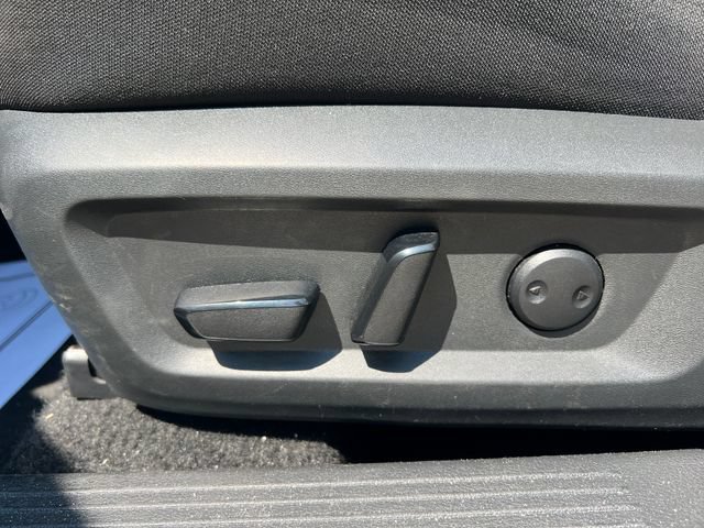 Used 2025 Nissan Rogue SV AWD/4WD image 37