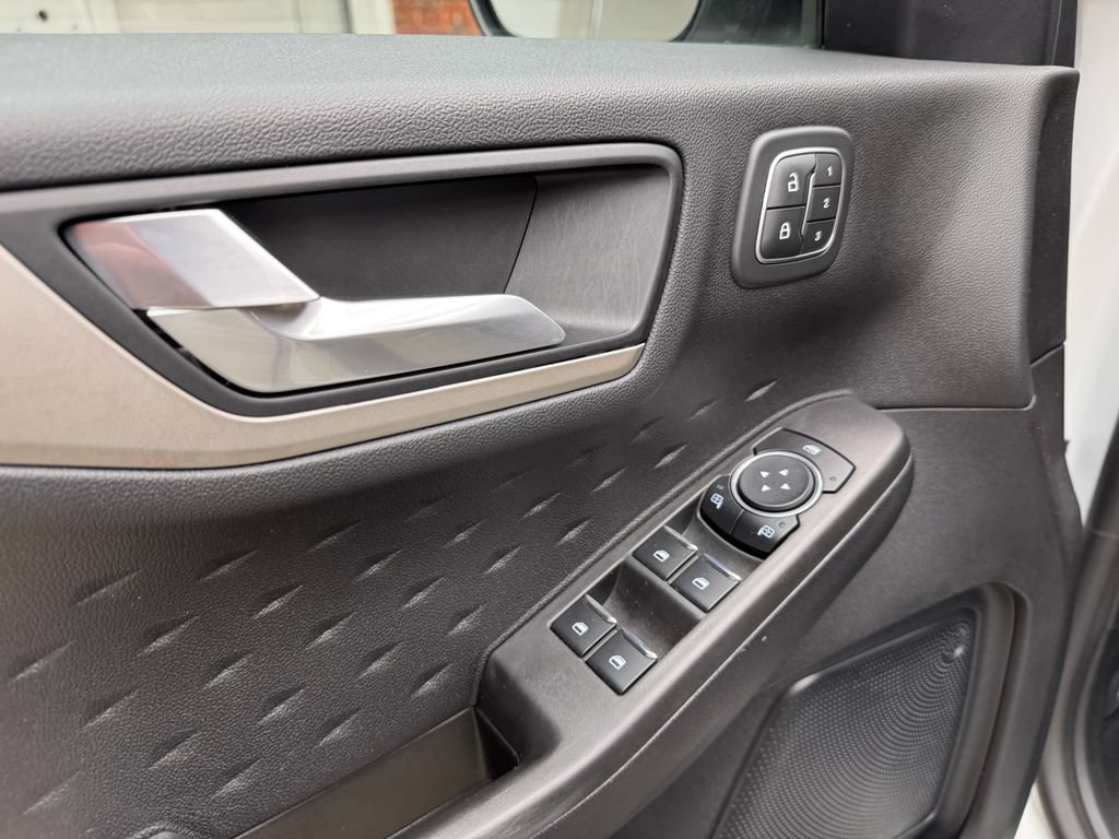 Certified 2020 Ford Escape SEL AWD/4WD image 10