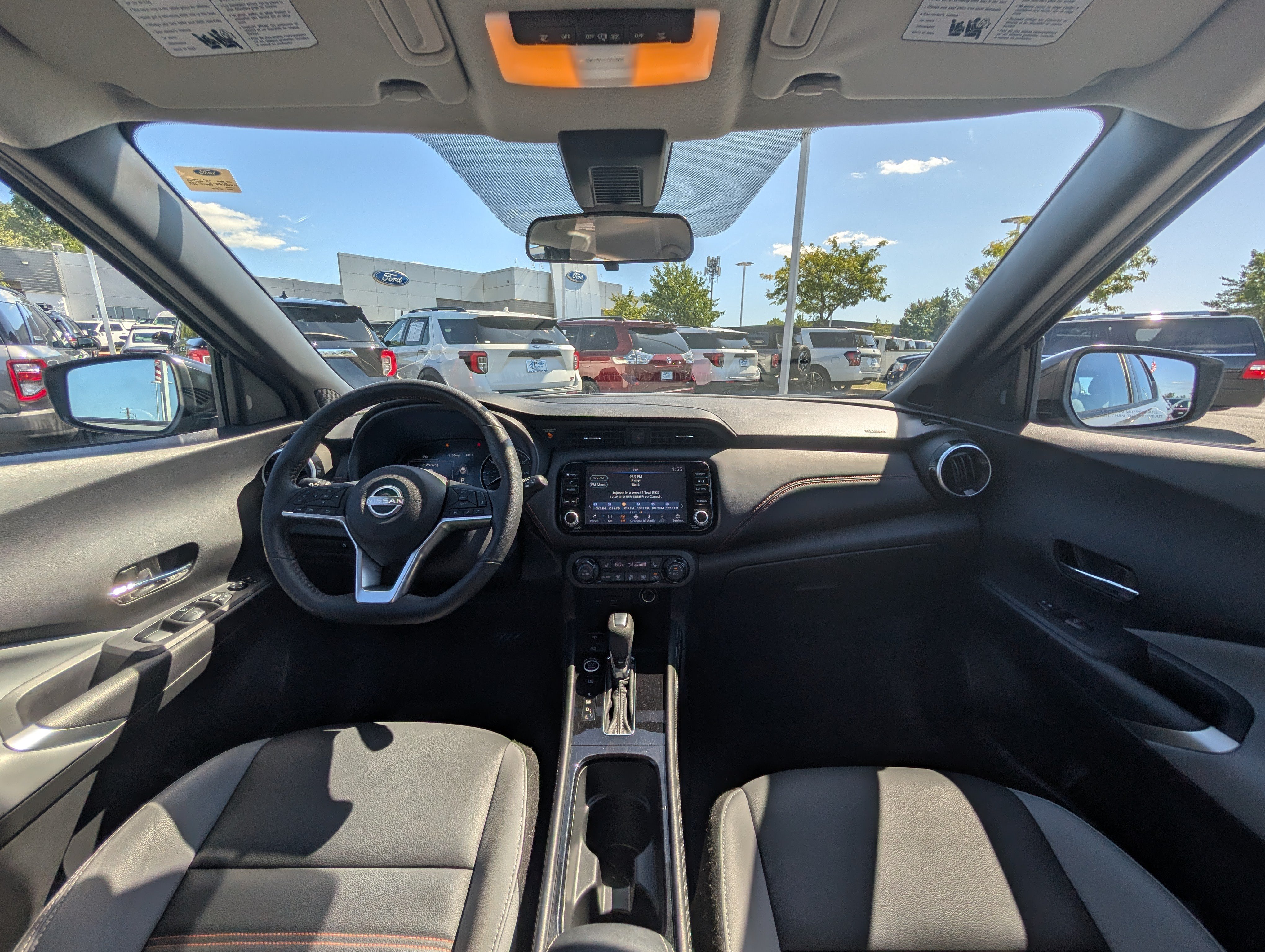 Used 2023 Nissan Kicks SR w/ SR Premium Package FWD image 16