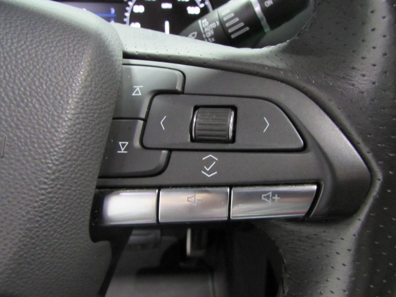 Used 2023 Cadillac XT4 Sport w/ Cold Weather Package AWD/4WD image 25