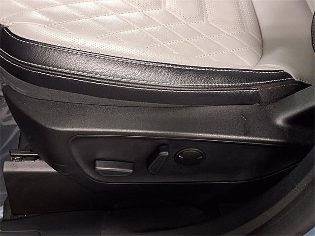 Certified 2023 Ford Escape Platinum w/ Premium Technology Package image 9