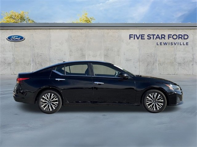 Used 2023 Nissan Altima 2.5 SV image 4