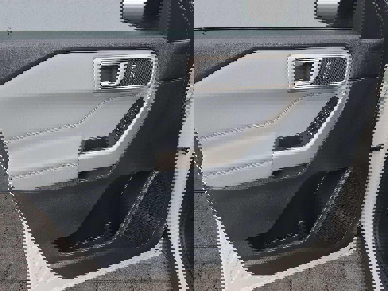 Certified 2024 Ford Explorer XLT w/ Equipment Group 202A image 10