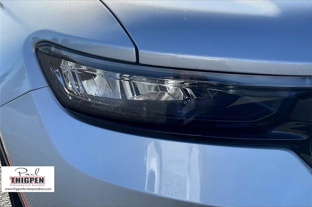 Used 2025 Jeep Grand Cherokee Altitude image 28