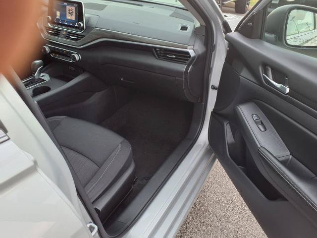 Used 2025 Nissan Altima 2.5 SV FWD image 23