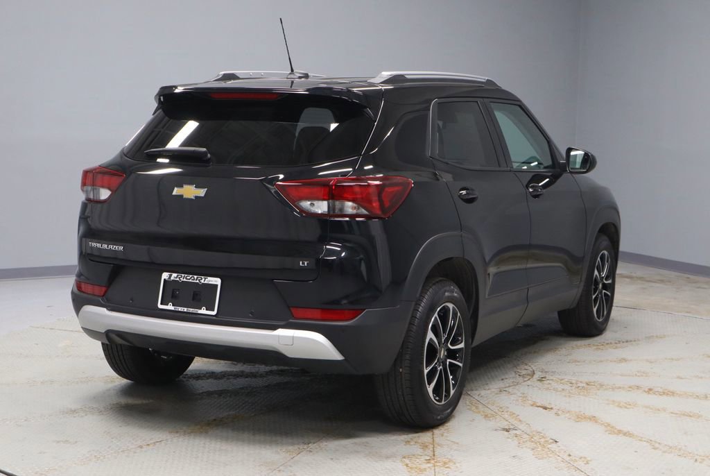 Used 2025 Chevrolet TrailBlazer LT w/ LT Cold Weather Package image 5