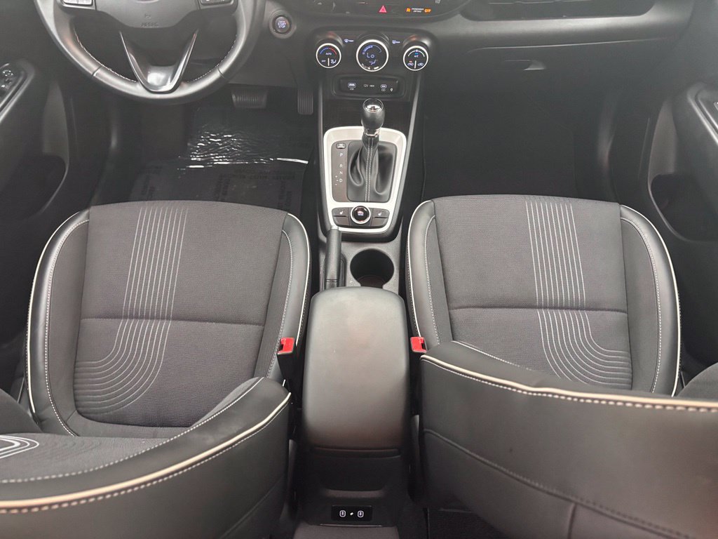 Used 2024 Hyundai Venue Limited FWD image 37