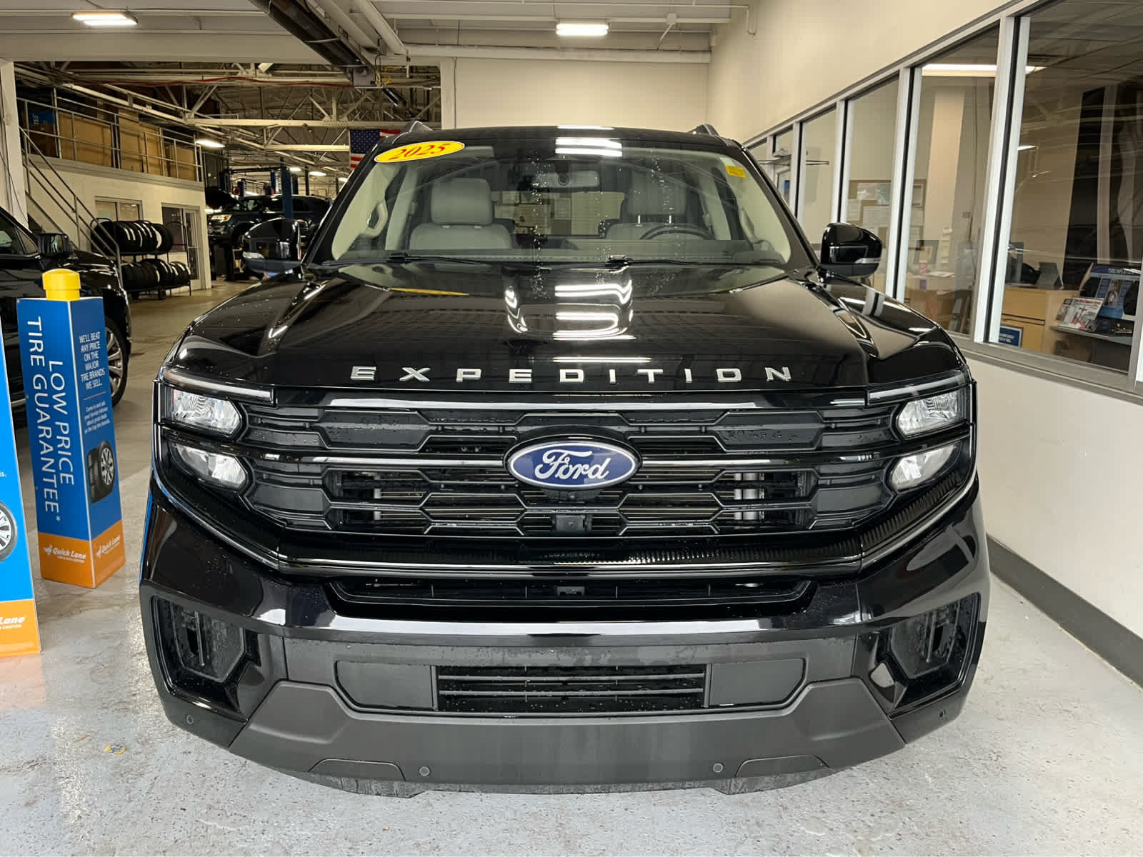 Certified 2025 Ford Expedition Active AWD/4WD image 6