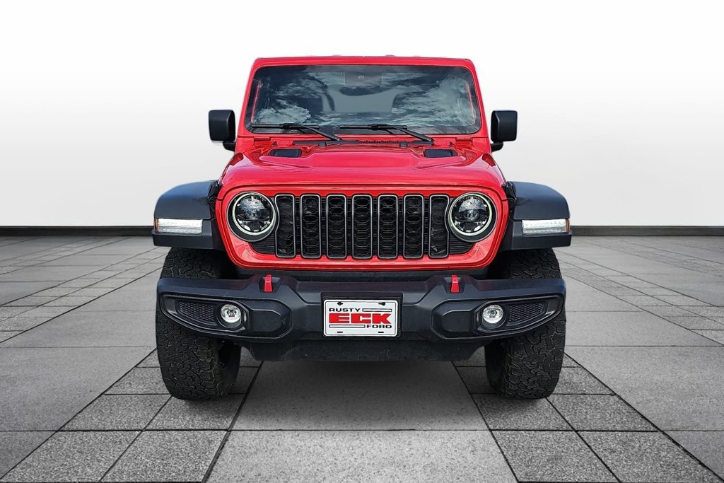 Used 2025 Jeep Wrangler Unlimited Rubicon AWD/4WD image 2