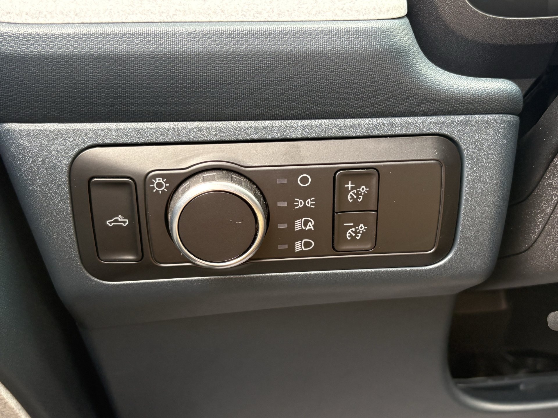 Certified 2025 Ford Maverick XLT w/ XLT Luxury Package AWD/4WD image 11