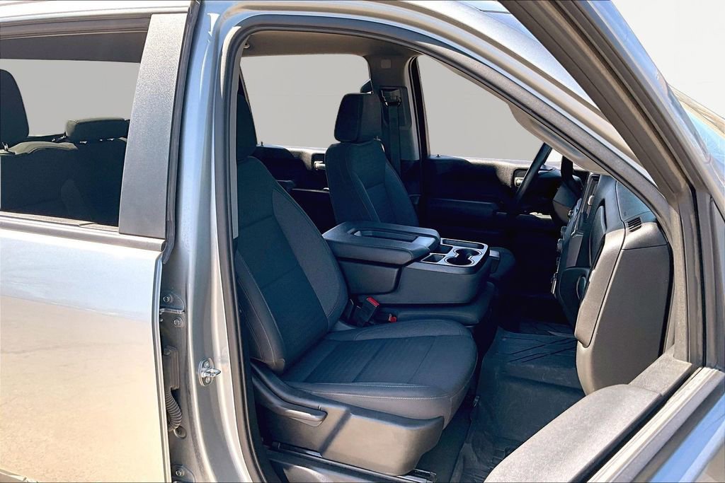 Used 2024 Chevrolet Silverado 2500 Custom w/ Custom Value Package image 7