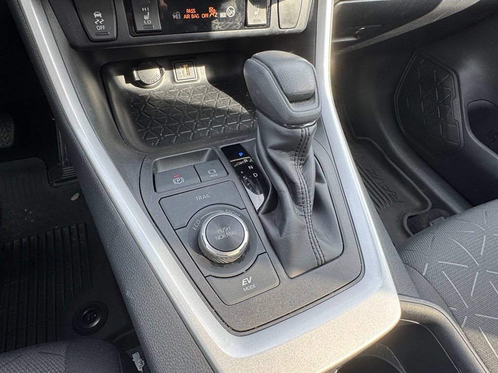 Used 2024 Toyota RAV4 XLE w/ Convenience Package AWD/4WD image 19