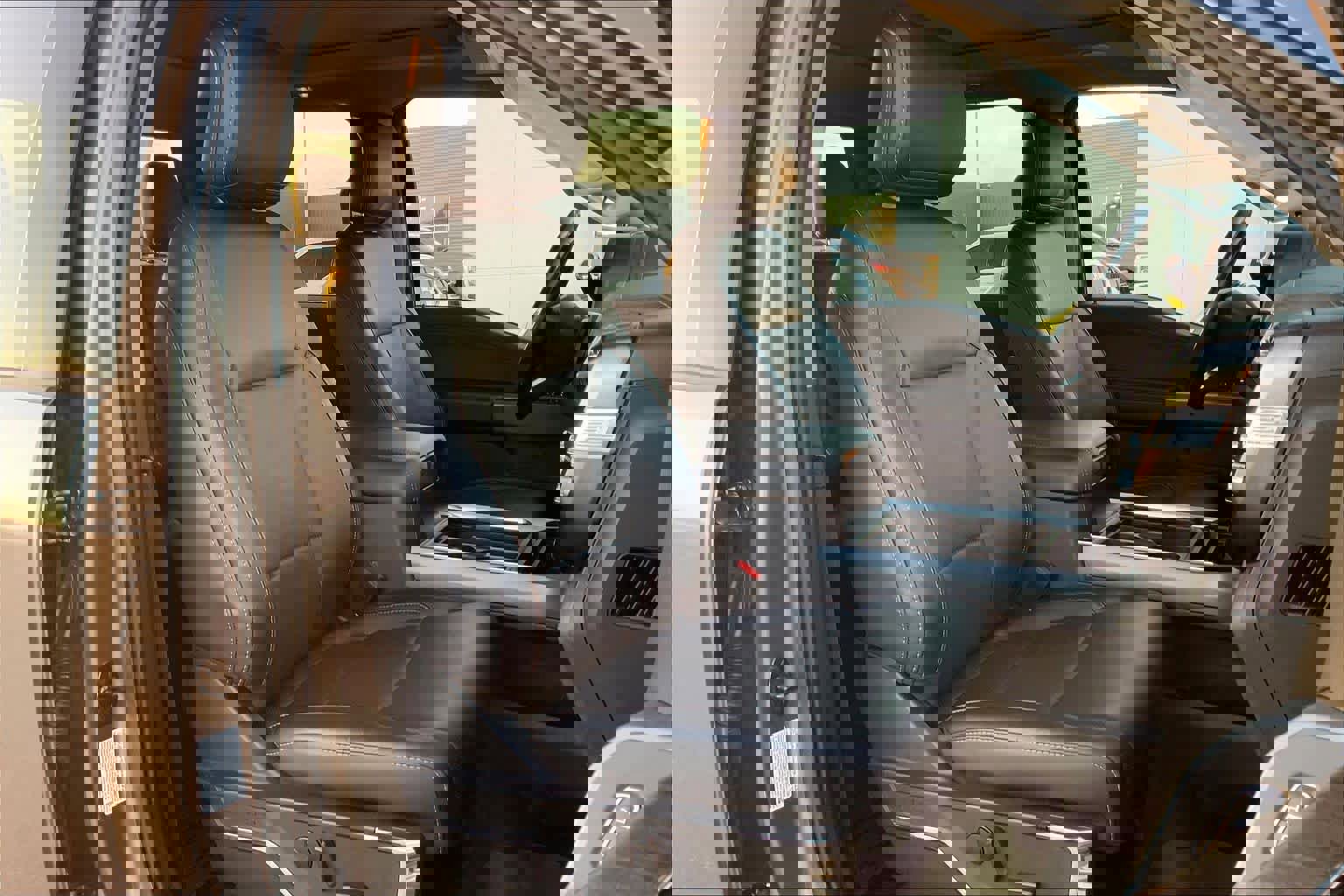 Certified 2023 Ford F250 Lariat w/ Lariat Ultimate Package image 10