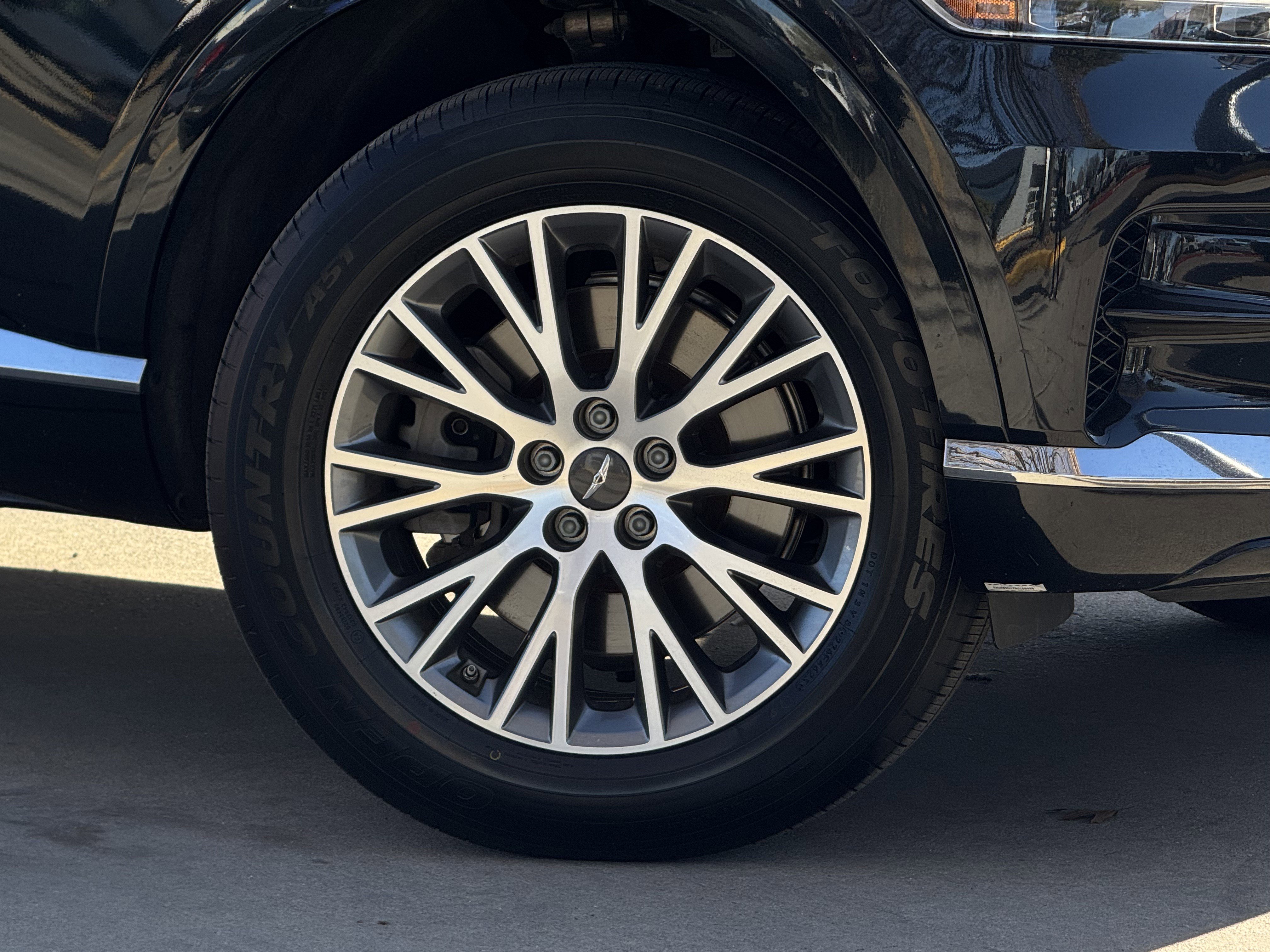 Used 2024 Genesis GV80 2.5T image 3