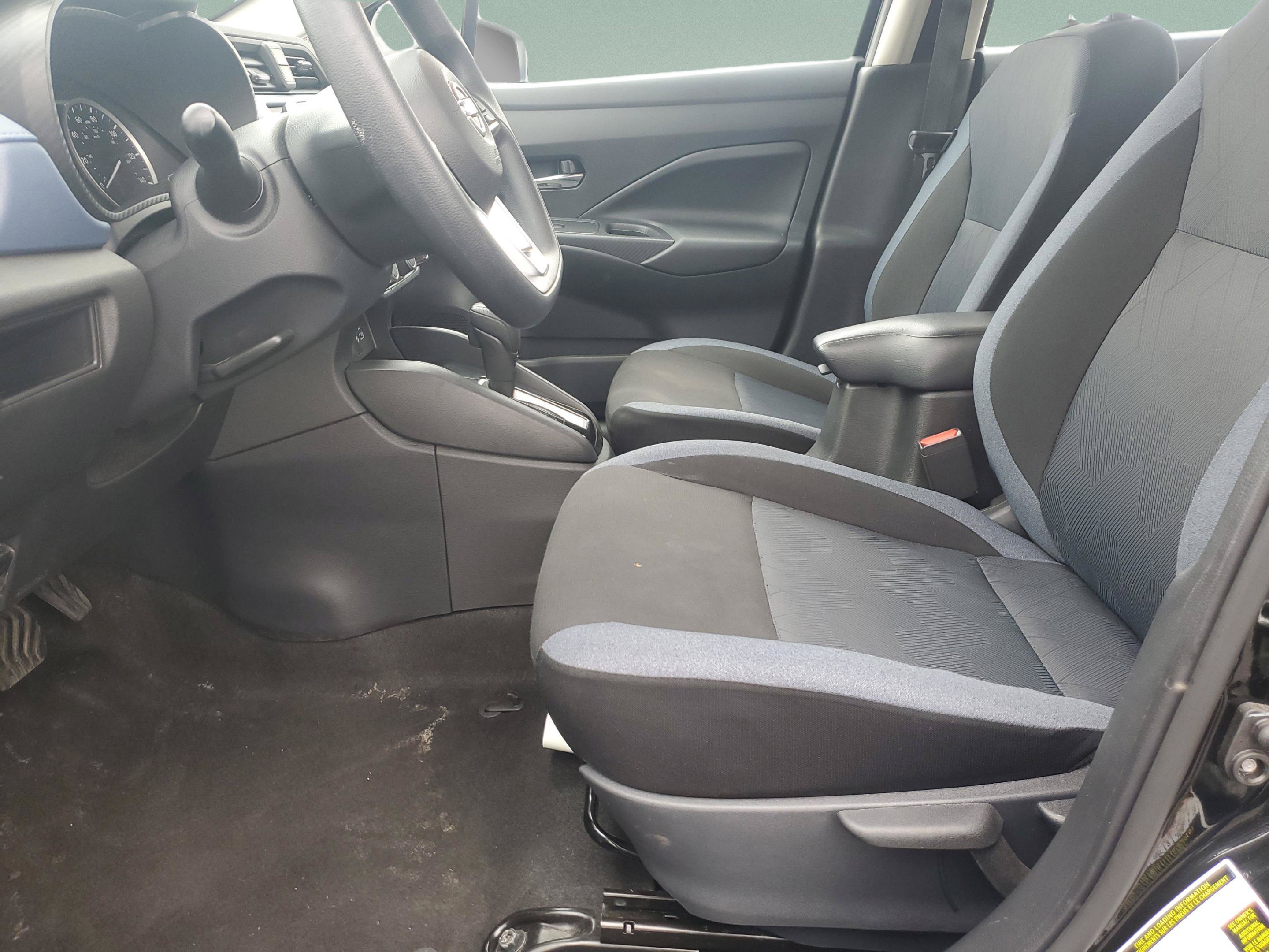 Used 2025 Nissan Versa SV FWD image 15