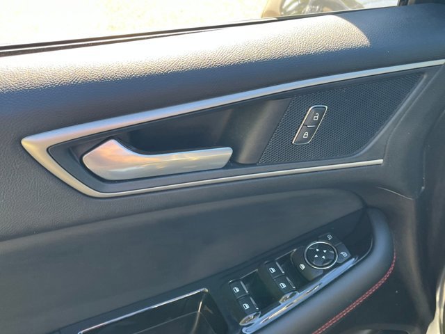 Certified 2020 Ford Edge ST-Line w/ Cold Weather Package FWD image 13